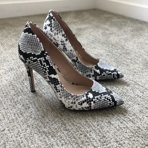 Faux Snake-sink high heels